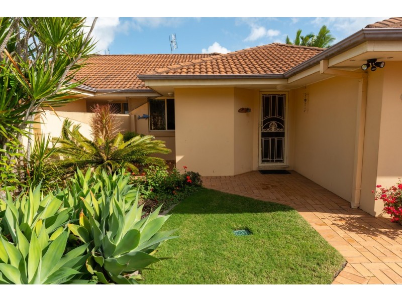 1and2/1 Silvabank Drive, Varsity Lakes QLD 4227