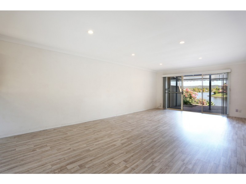 1and2/1 Silvabank Drive, Varsity Lakes QLD 4227