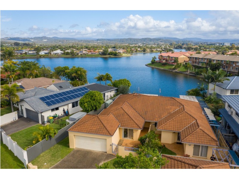 1and2/1 Silvabank Drive, Varsity Lakes QLD 4227