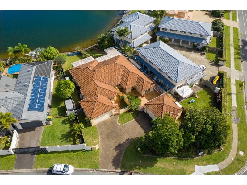 1and2/1 Silvabank Drive, Varsity Lakes QLD 4227