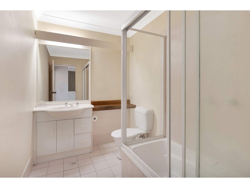 12/1 Warbler Parade, Varsity Lakes QLD 4227