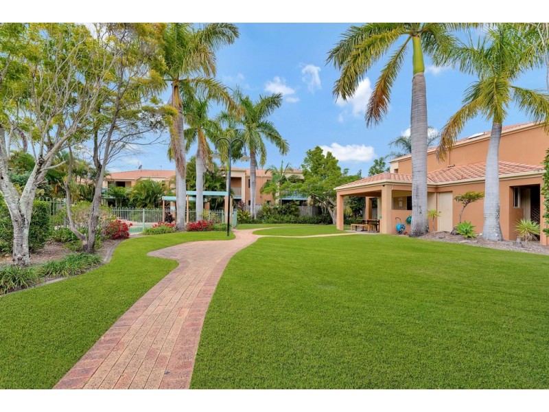 12/1 Warbler Parade, Varsity Lakes QLD 4227