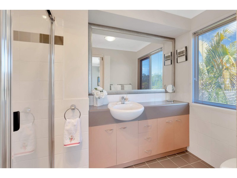 1/8 Hillridge Crescent, Varsity Lakes QLD 4227