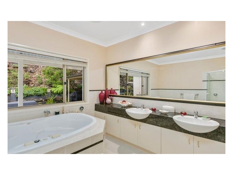 32 Leyshon Court, Bonogin QLD 4213