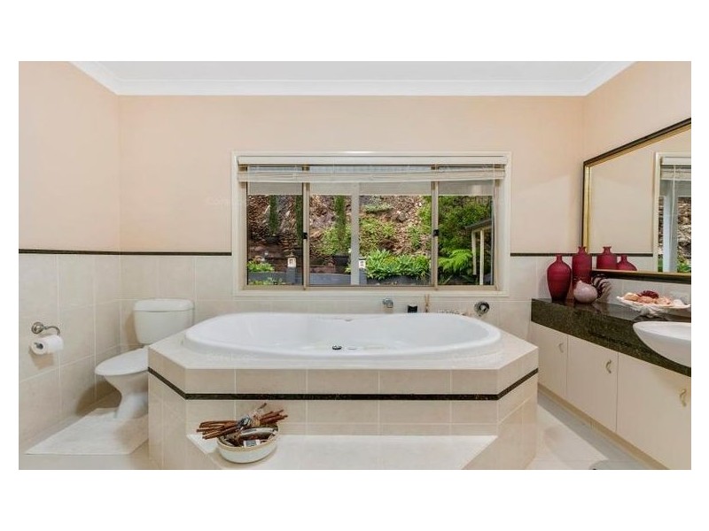 32 Leyshon Court, Bonogin QLD 4213