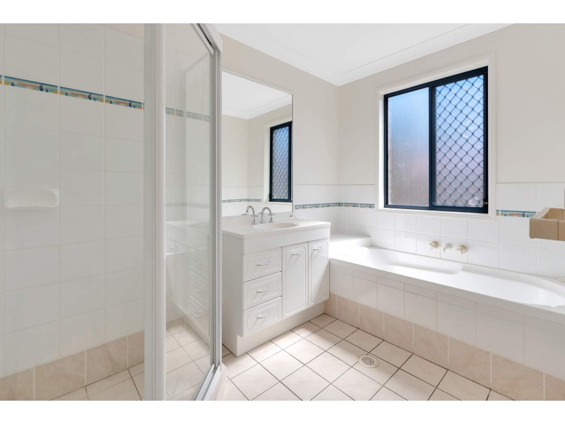 10 Bidwill Court, Elanora QLD 4221