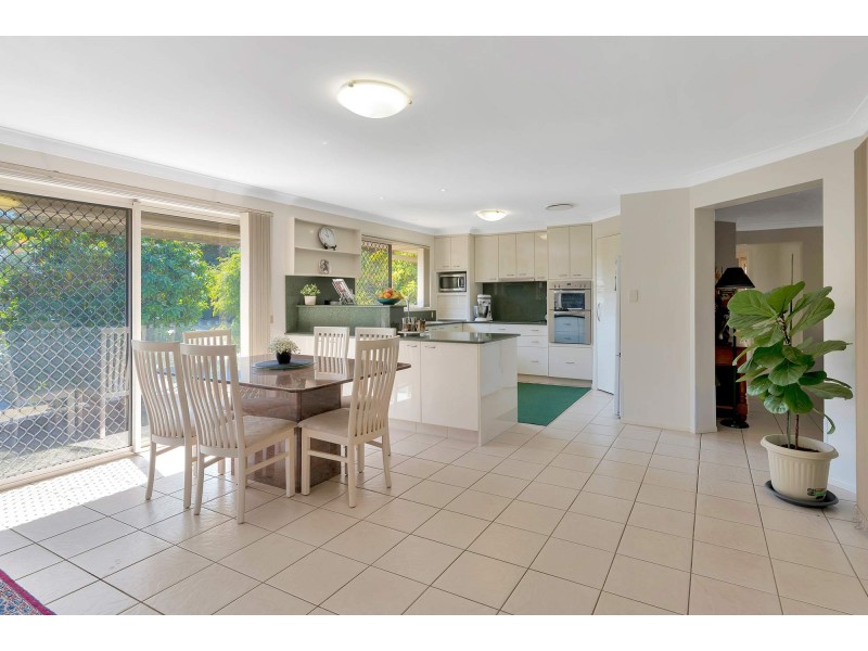 33 Cowell Drive, Burleigh Heads QLD 4220