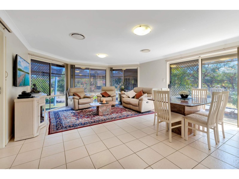 33 Cowell Drive, Burleigh Heads QLD 4220