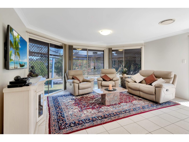 33 Cowell Drive, Burleigh Heads QLD 4220