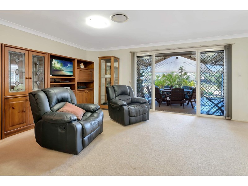 33 Cowell Drive, Burleigh Heads QLD 4220