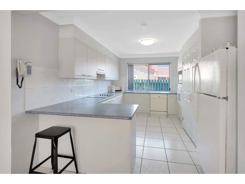 2 Vaucluse Place, Robina QLD 4226