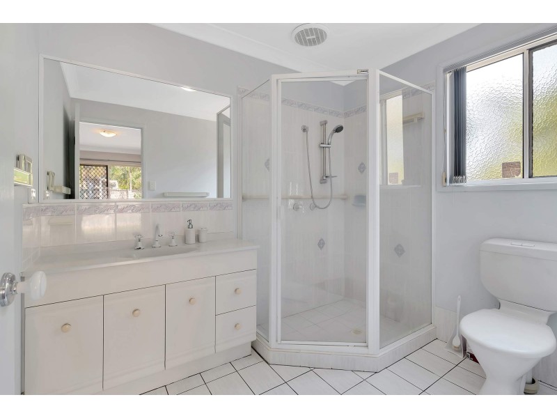 2 Vaucluse Place, Robina QLD 4226