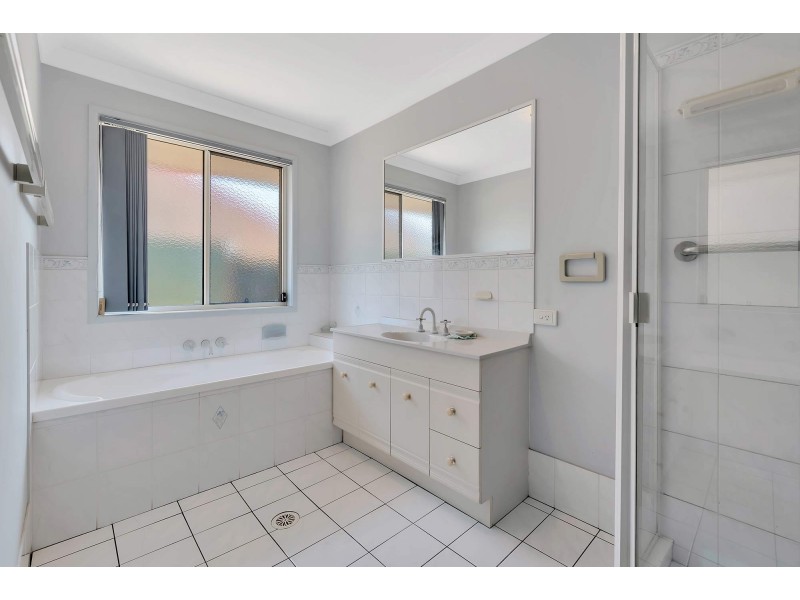 2 Vaucluse Place, Robina QLD 4226