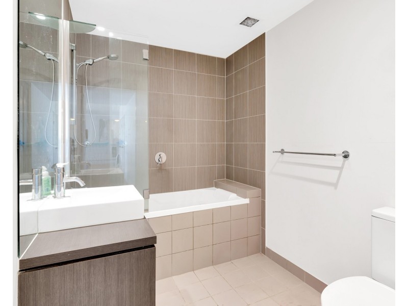 108/60 Riverwalk Avenue, Robina QLD 4226