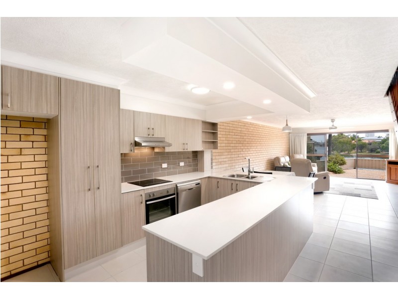 5/28 Dunlin Drive, Burleigh Waters QLD 4220