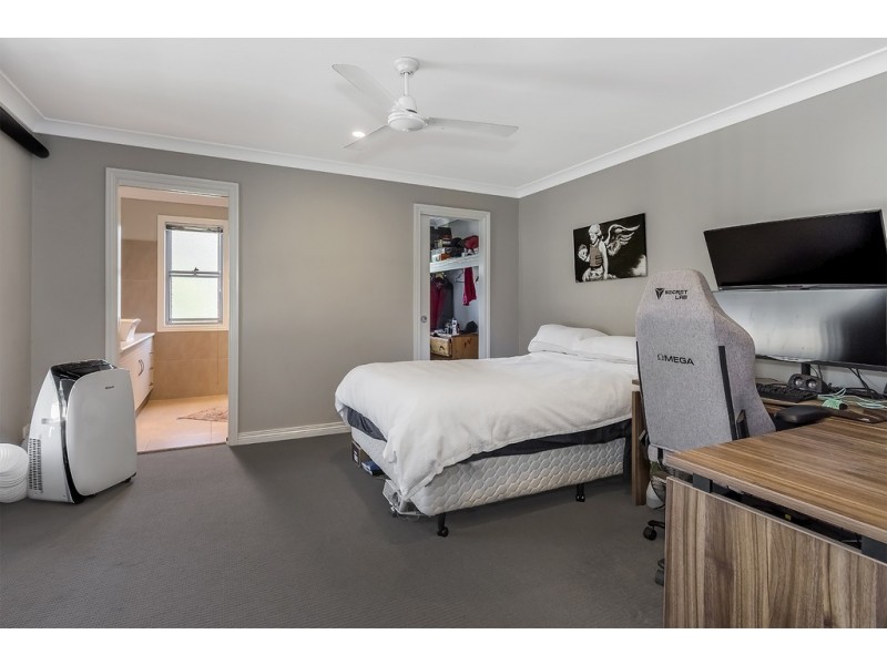 2/13 Andromeda Parade, Robina QLD 4226