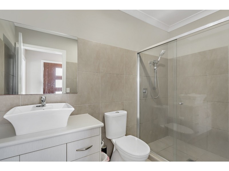 2/13 Andromeda Parade, Robina QLD 4226