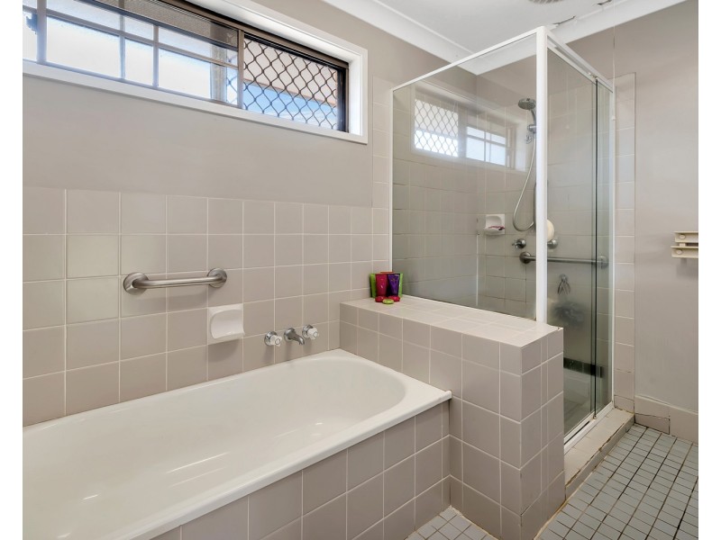 27/12 Landau Court, Miami QLD 4220