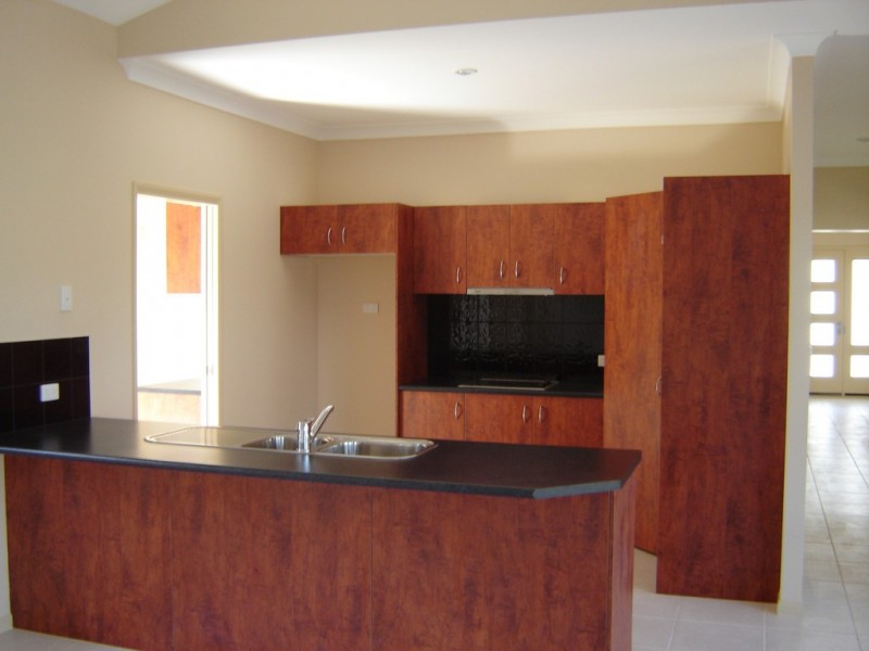 2 Kodiak Drive, Varsity Lakes QLD 4227