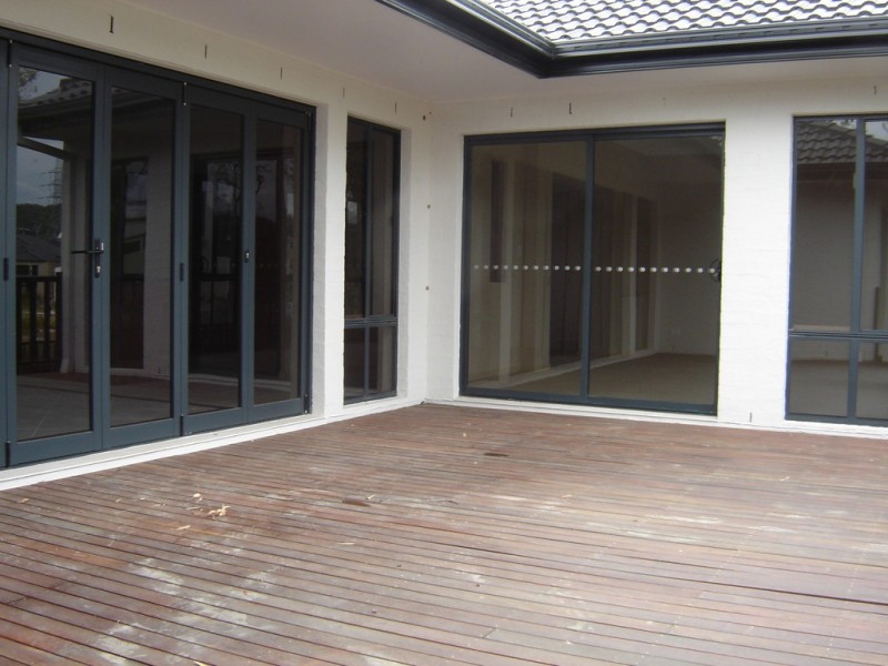 2 Kodiak Drive, Varsity Lakes QLD 4227