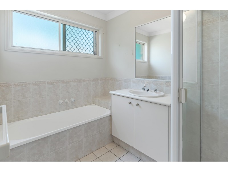 2/22 Cabot Court, Merrimac QLD 4226