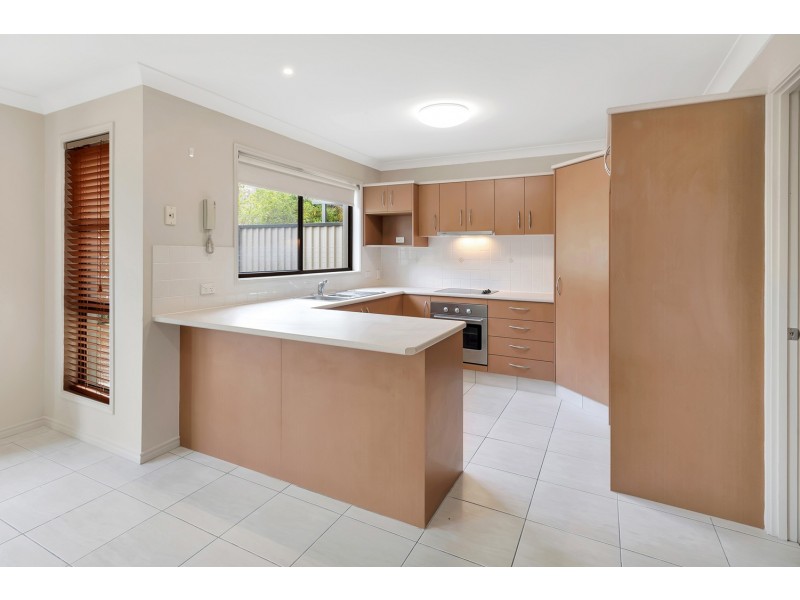 1/2 North Shore Ave, Varsity Lakes QLD 4227