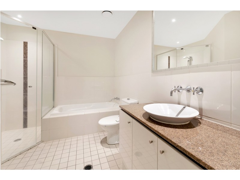 173/251 Varsity Parade, Varsity Lakes QLD 4227