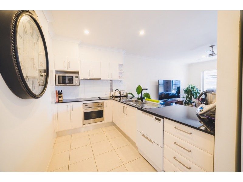 2/7 Castello Circuit, Varsity Lakes QLD 4227