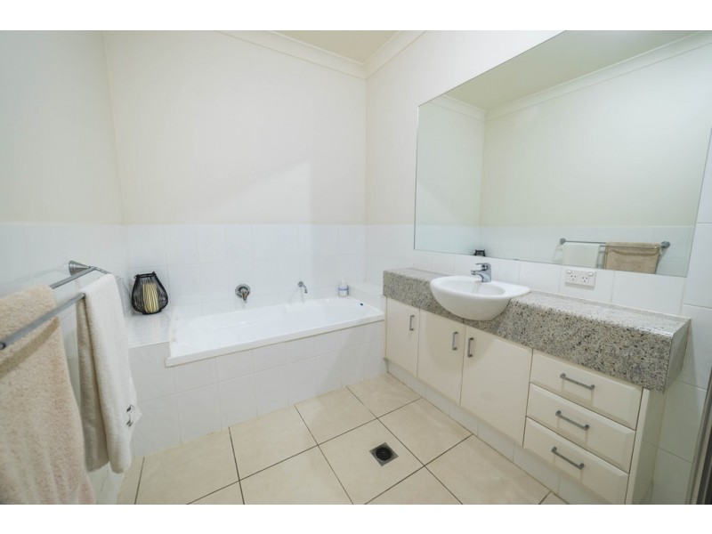 2/7 Castello Circuit, Varsity Lakes QLD 4227