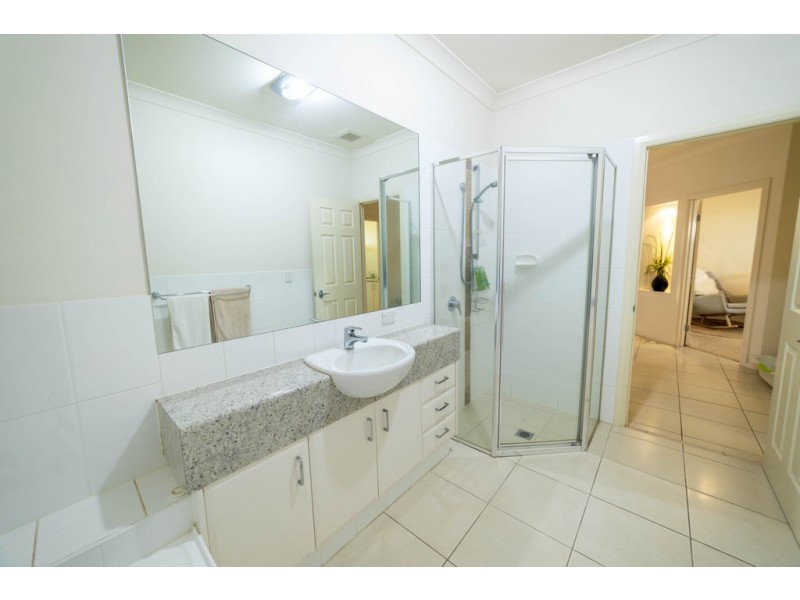 2/7 Castello Circuit, Varsity Lakes QLD 4227