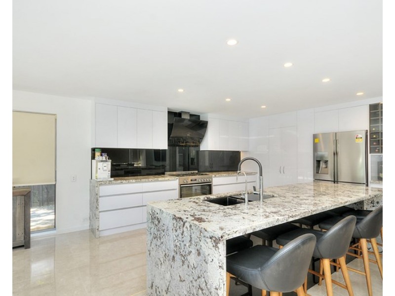 15 Homebush Drive, Robina QLD 4226