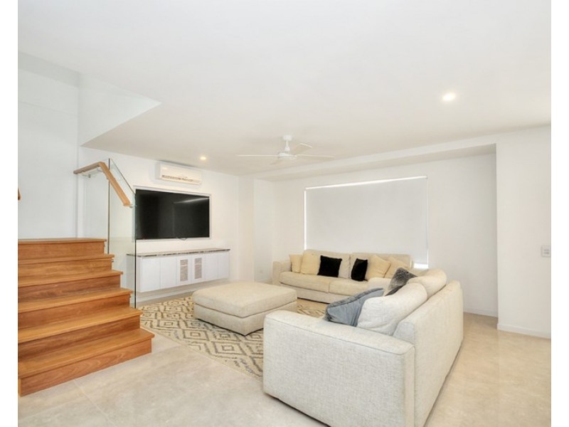 15 Homebush Drive, Robina QLD 4226