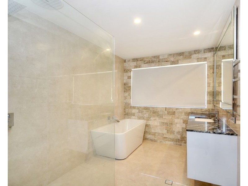 15 Homebush Drive, Robina QLD 4226