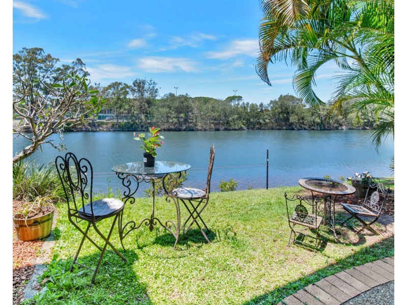 171/215 Cottesloe Drive, Mermaid Waters QLD 4218