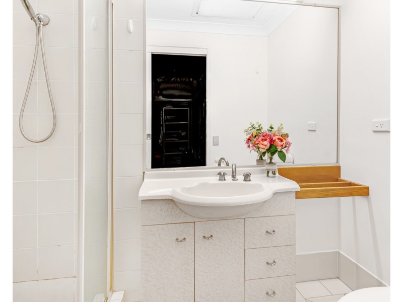 171/215 Cottesloe Drive, Mermaid Waters QLD 4218