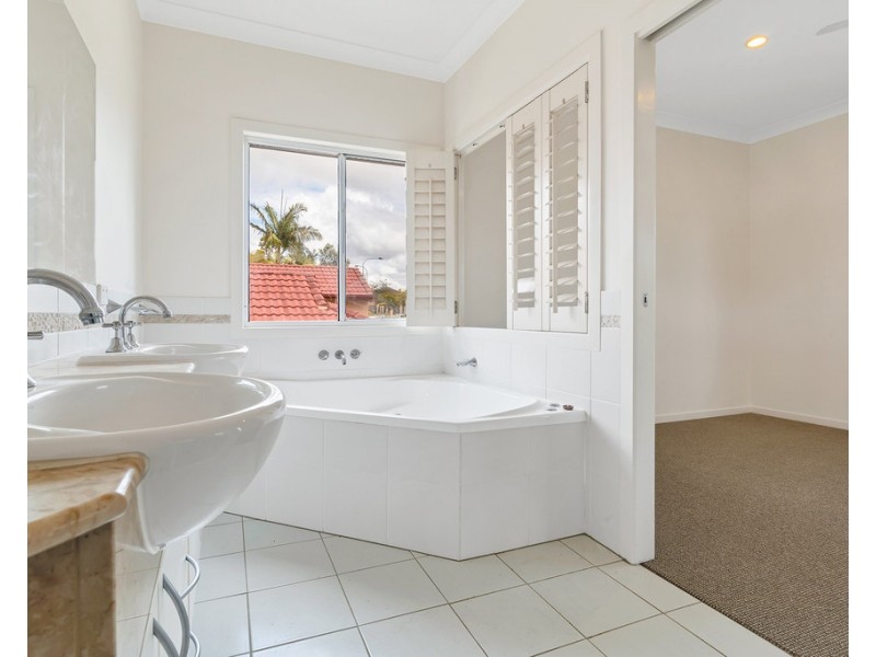 3/11 Azzurra Drive, Varsity Lakes QLD 4227