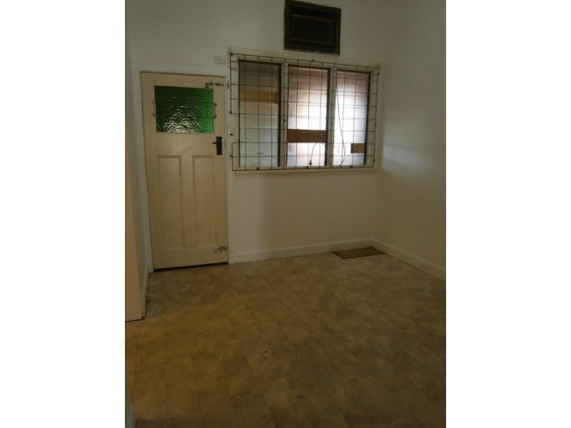 318 Railway Parade, East Cannington WA 6107