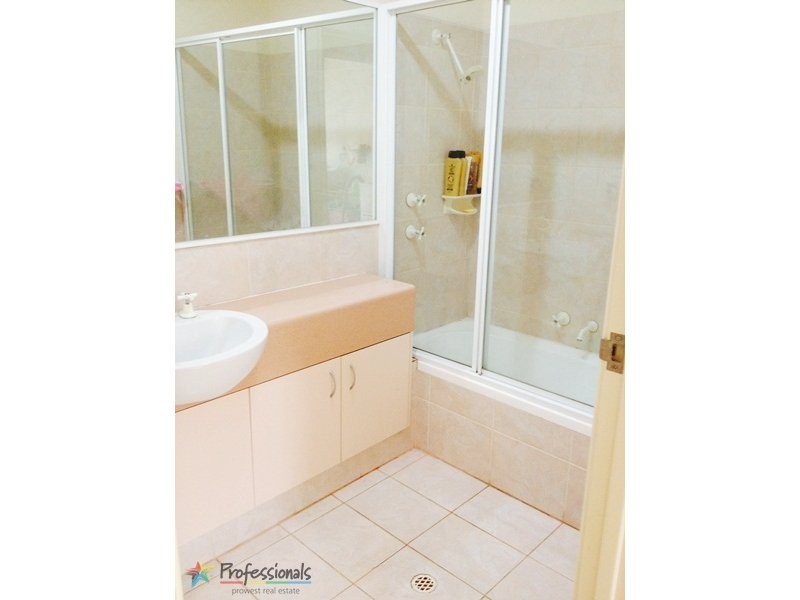 10/21 Holton Way, Cannington WA 6107