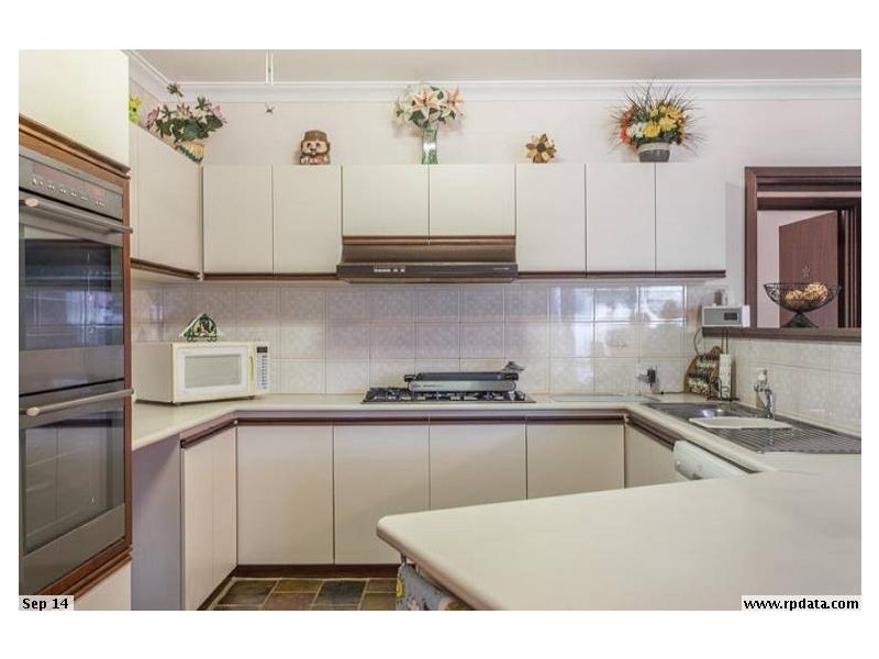 3 Dowley Court, Queens Park WA 6107