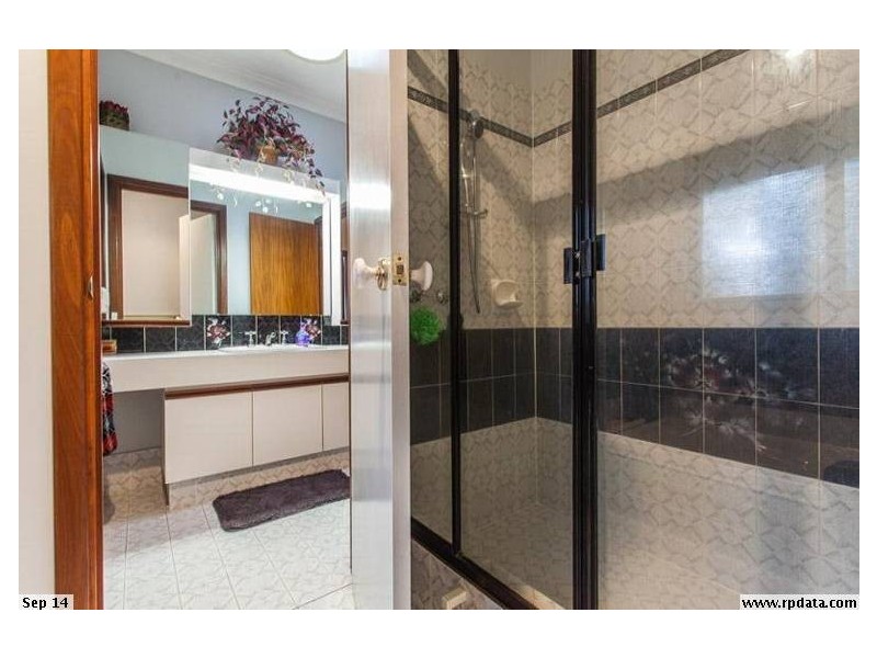 3 Dowley Court, Queens Park WA 6107
