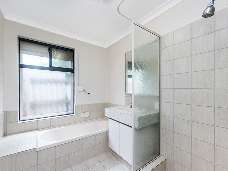 2/13 Pollock Street, Bentley WA 6102