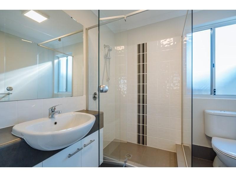 1and3/5 Barmond Road, Cannington WA 6107