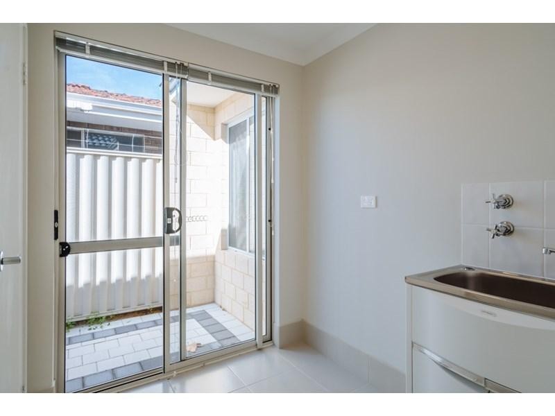 1and3/5 Barmond Road, Cannington WA 6107