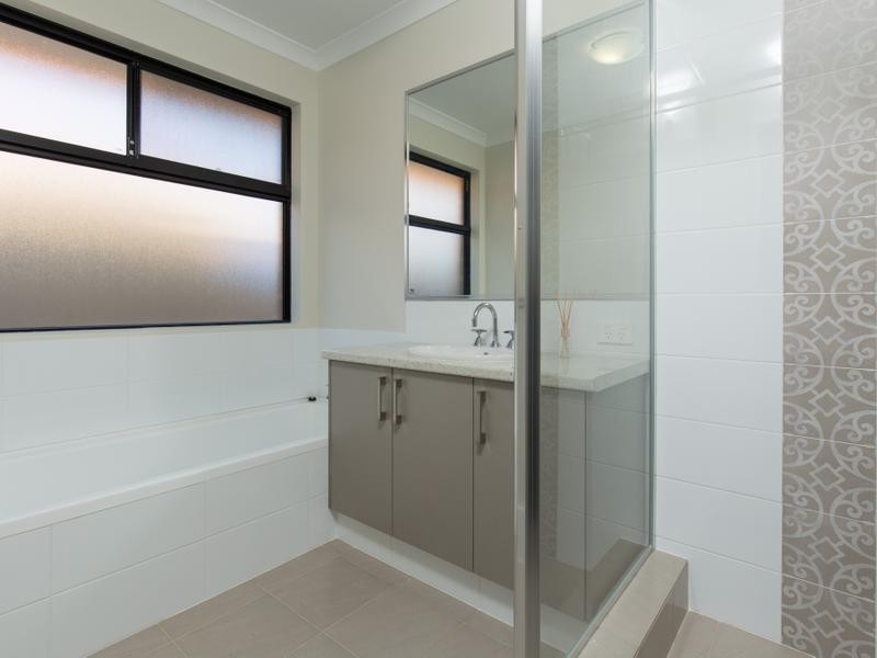 6 Yallup Place, Cannington WA 6107