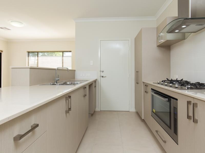 6 Yallup Place, Cannington WA 6107