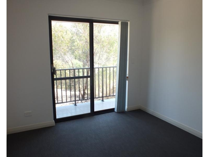 4/4 Carden Drive, Cannington WA 6107