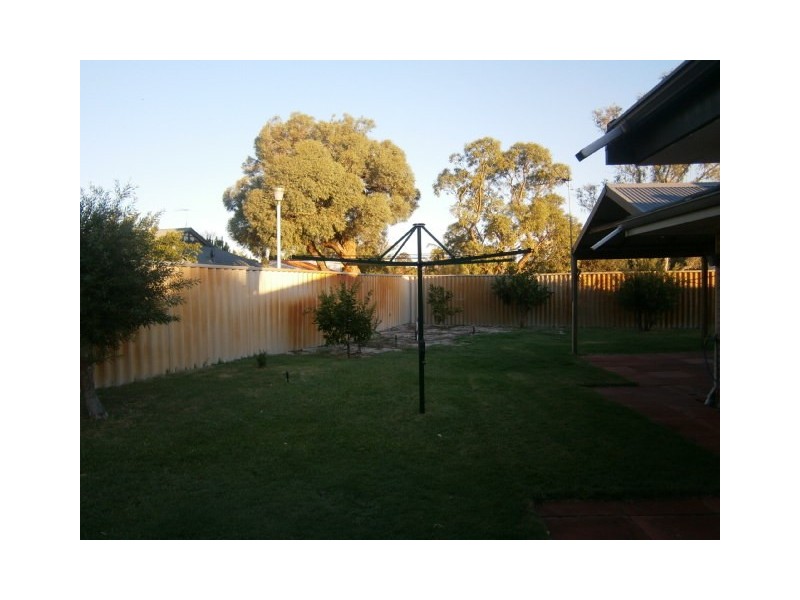 12 Boongala Close, Karawara WA 6152