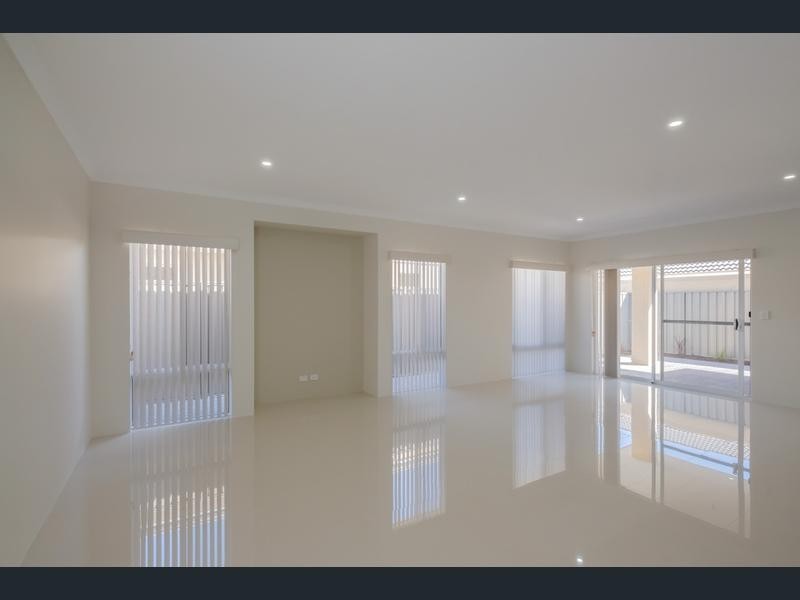 120D Thomas Street, Queens Park WA 6107