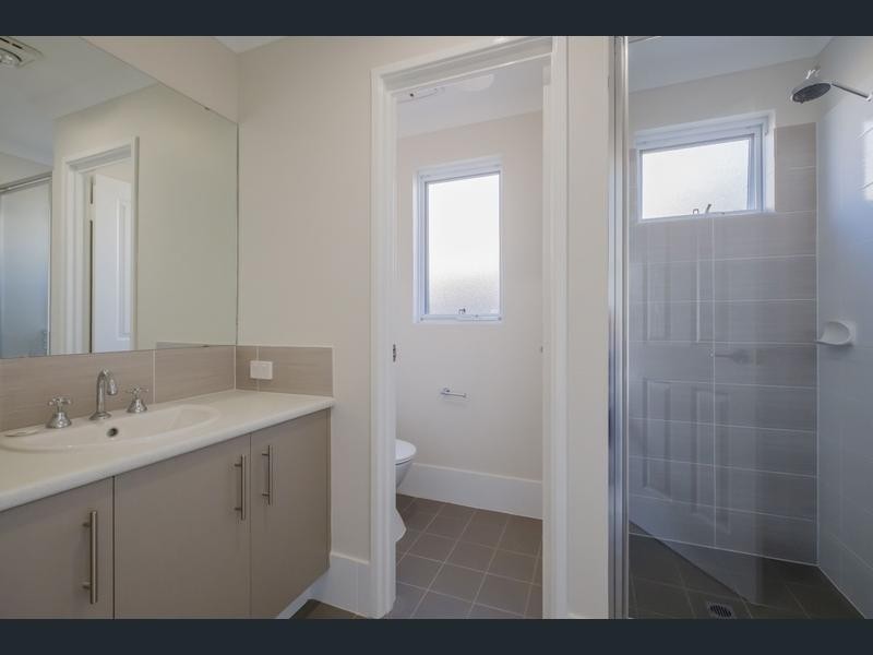 120D Thomas Street, Queens Park WA 6107