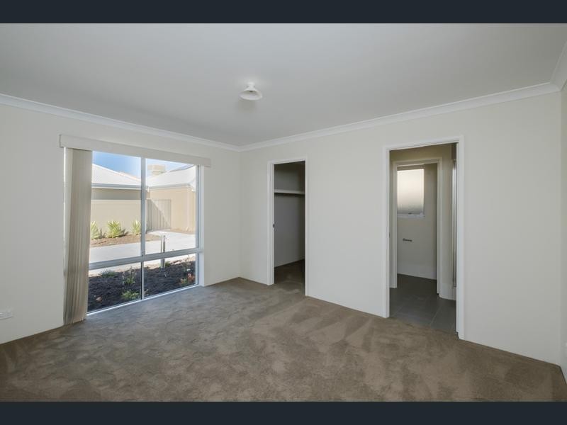 120D Thomas Street, Queens Park WA 6107